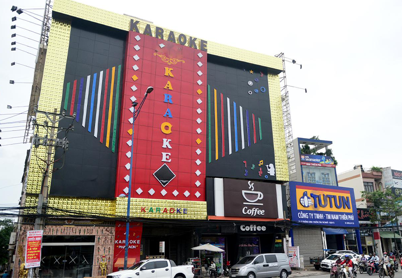 Bố cục cân đối, dễ nhận biết từ xa